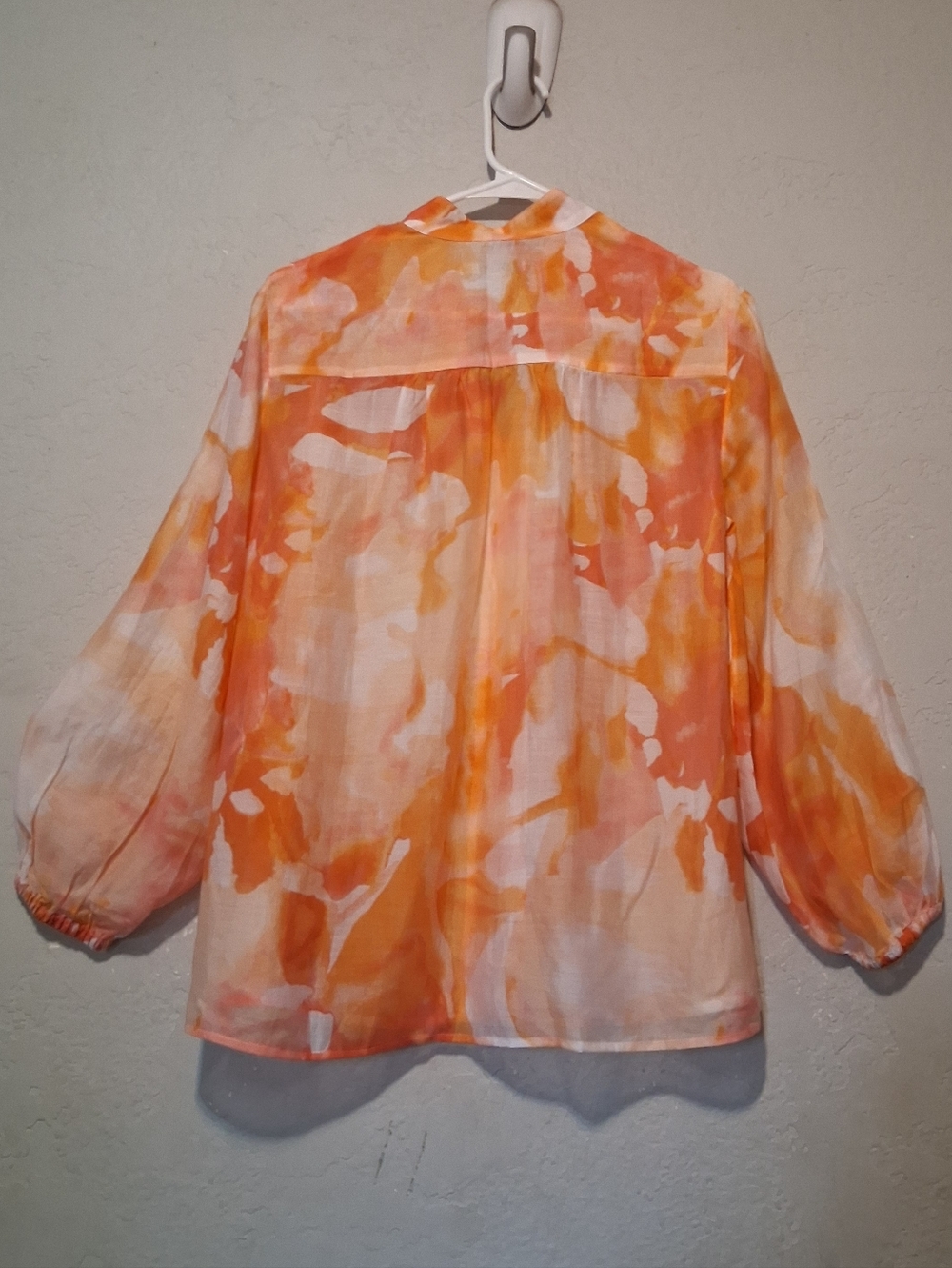Chico's Orange Watercolor Button-Front Blouse Puff Sleeve Lightweight‎ Sz1(8) - Picture 4 of 12